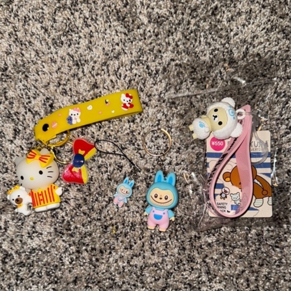 Cute Character Keychain Set labubu included - Picture 1 of 4